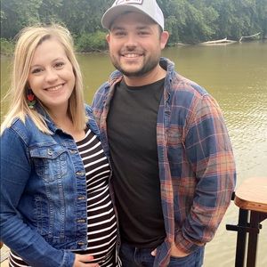 Meet your Posher, Caitlin